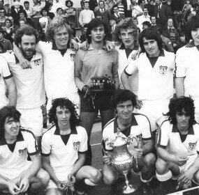 Green Gully with Armstrong cup 1978 lr
